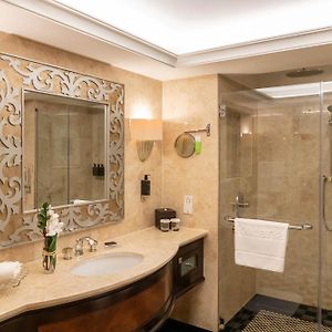 Ruime Kamer met Twee Aparte Bedden